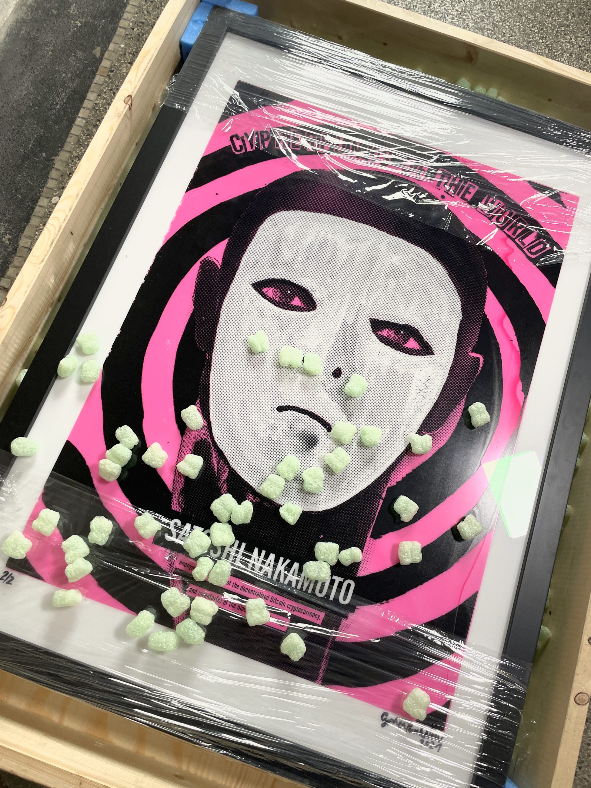 Shipping the Satoshi Nakamoto lightbox (2/2) to my friend Robness