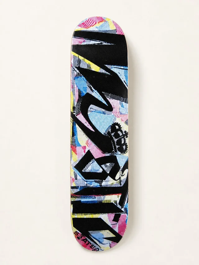 Mystic Skates — Abstraktní grafika